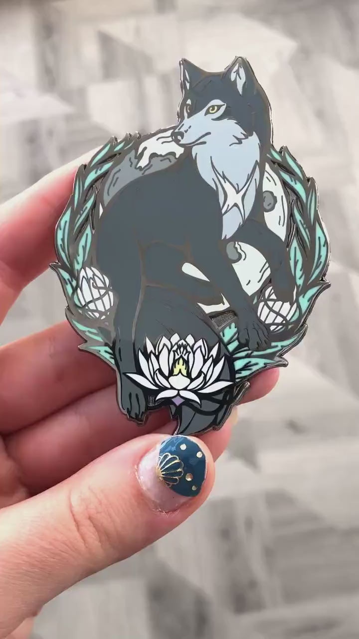 Tsume Enamel Pin