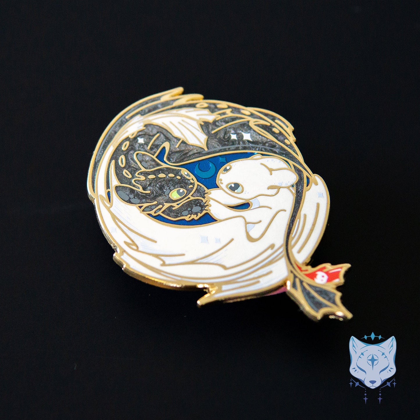 HTTYD "Flight of Dragons" - LE 100 Pearl Swirl 2.5" pin