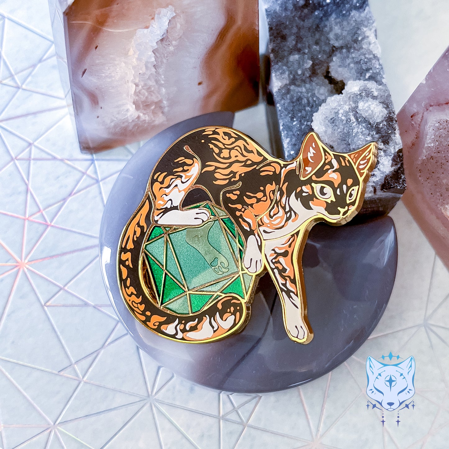 Emerald Cat - May Birthstone Pin [LE EDITION]