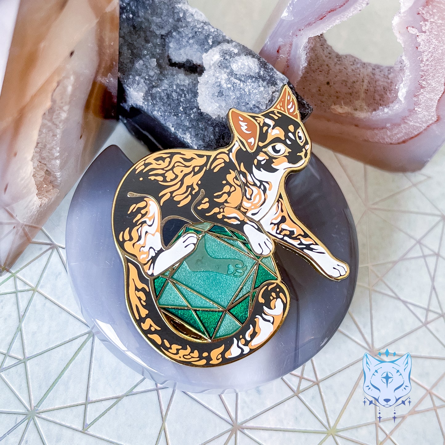 Emerald Cat - May Birthstone Pin [LE EDITION]