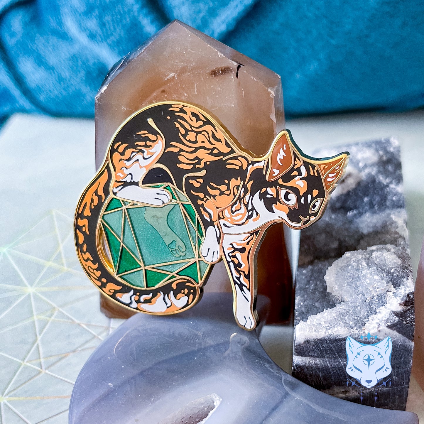 Emerald Cat - May Birthstone Pin [LE EDITION]