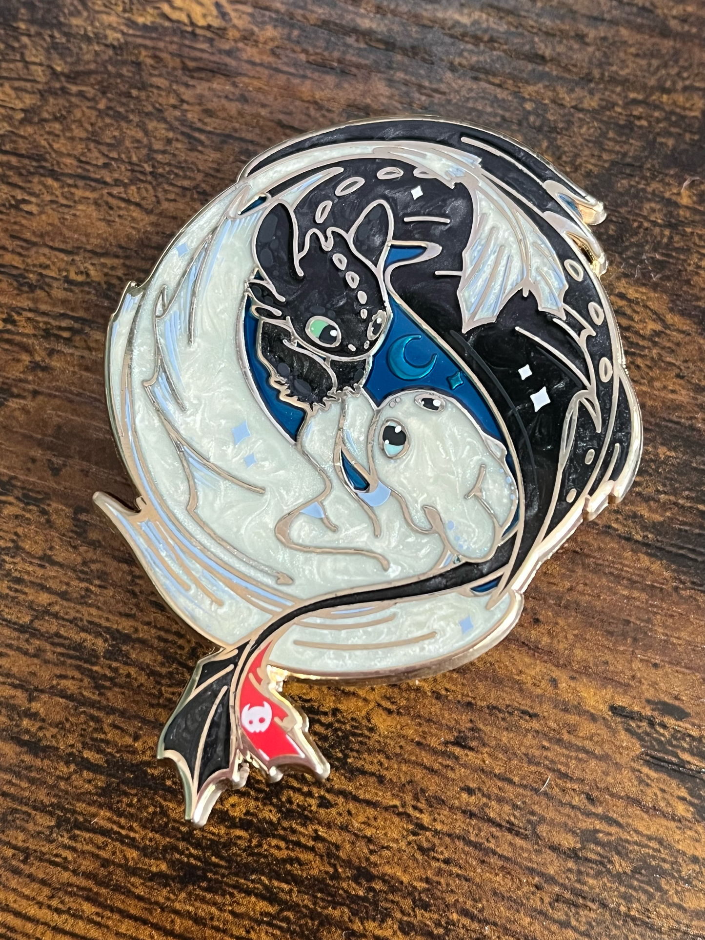 HTTYD Swirled Pearl Pin (c-grade)